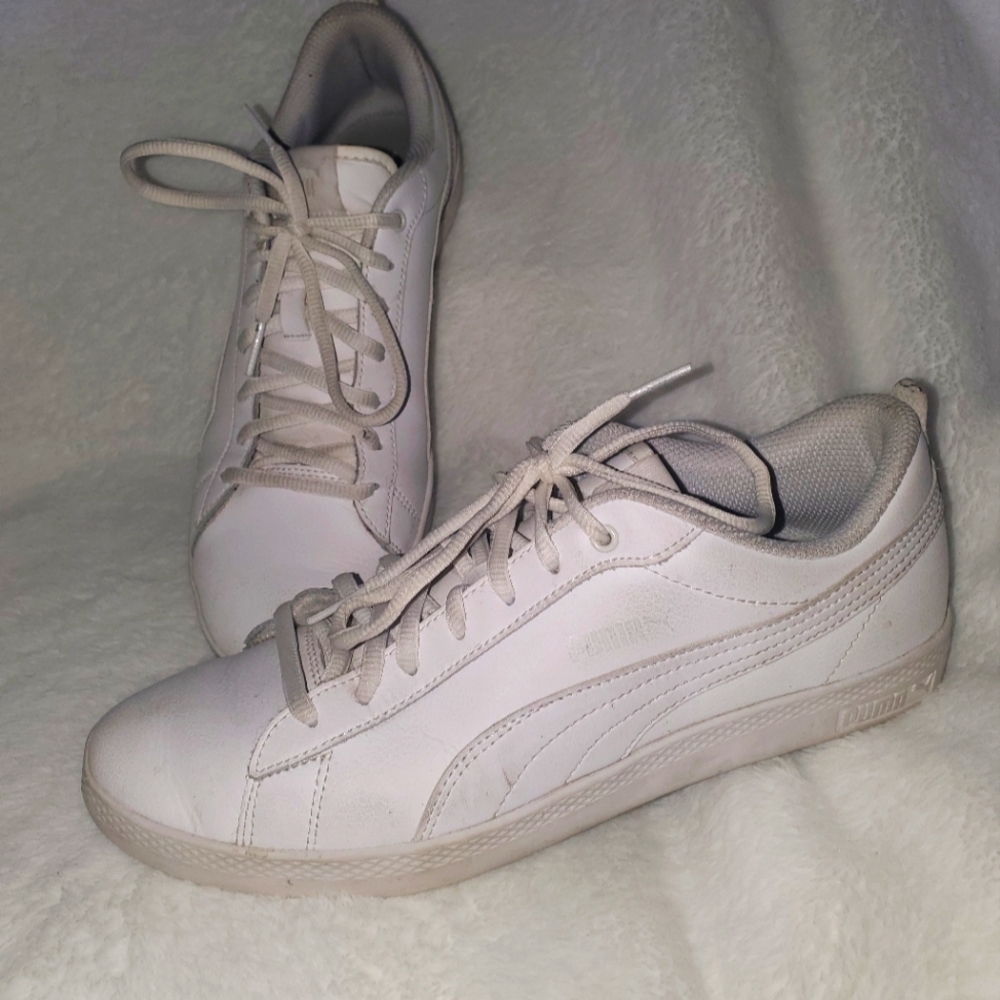 White Puma sneakers size 10